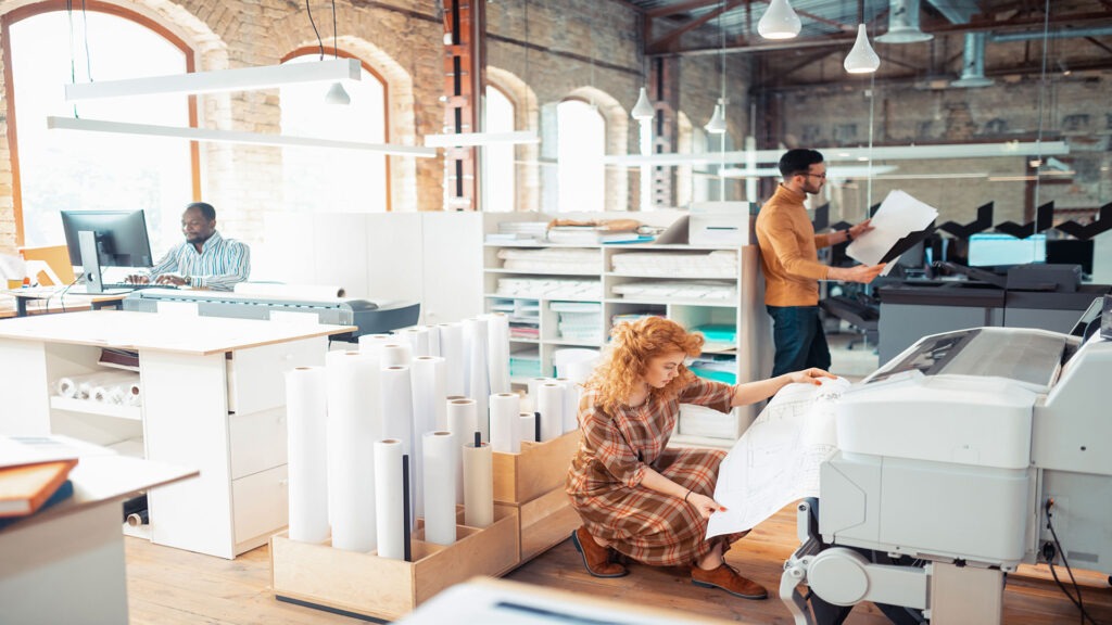 diy-design-vs-outsourced-design-when-to-use-which